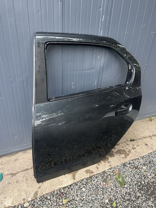 Usa stanga fata spate dacia logan 2