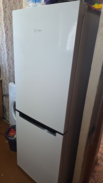 Холодильник  INDESIT