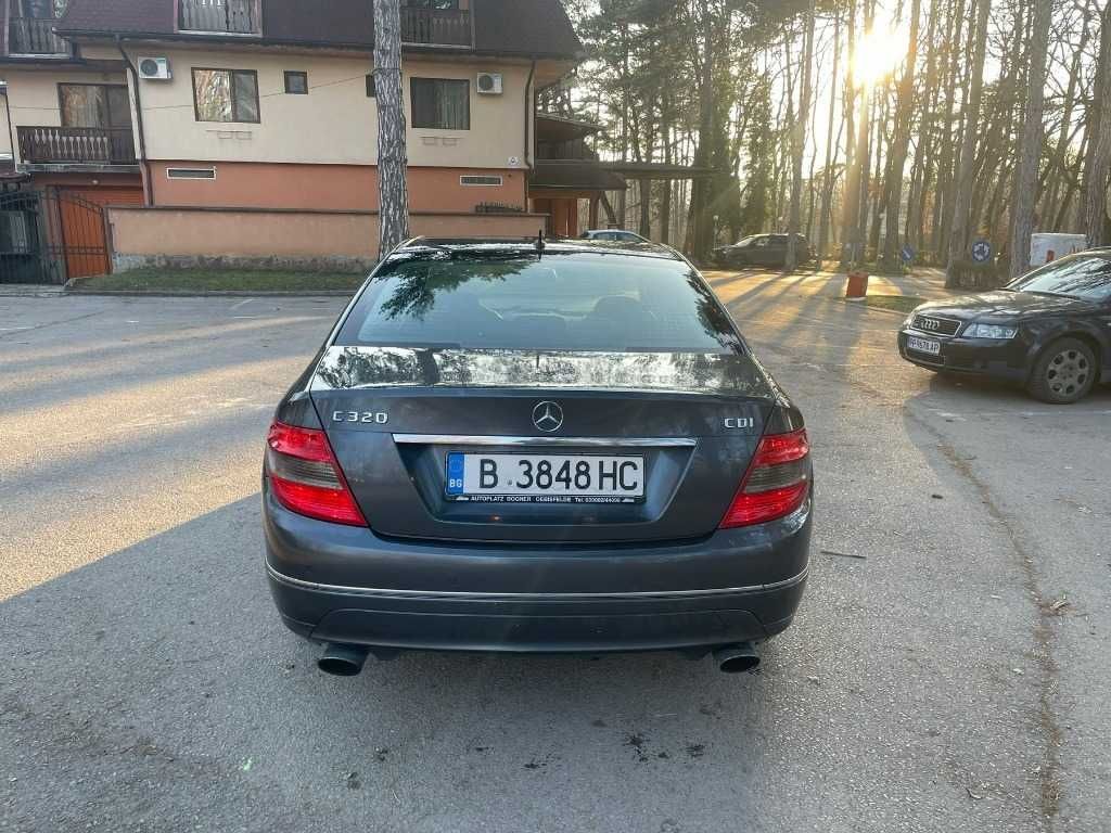Mercedes-Benz C 320