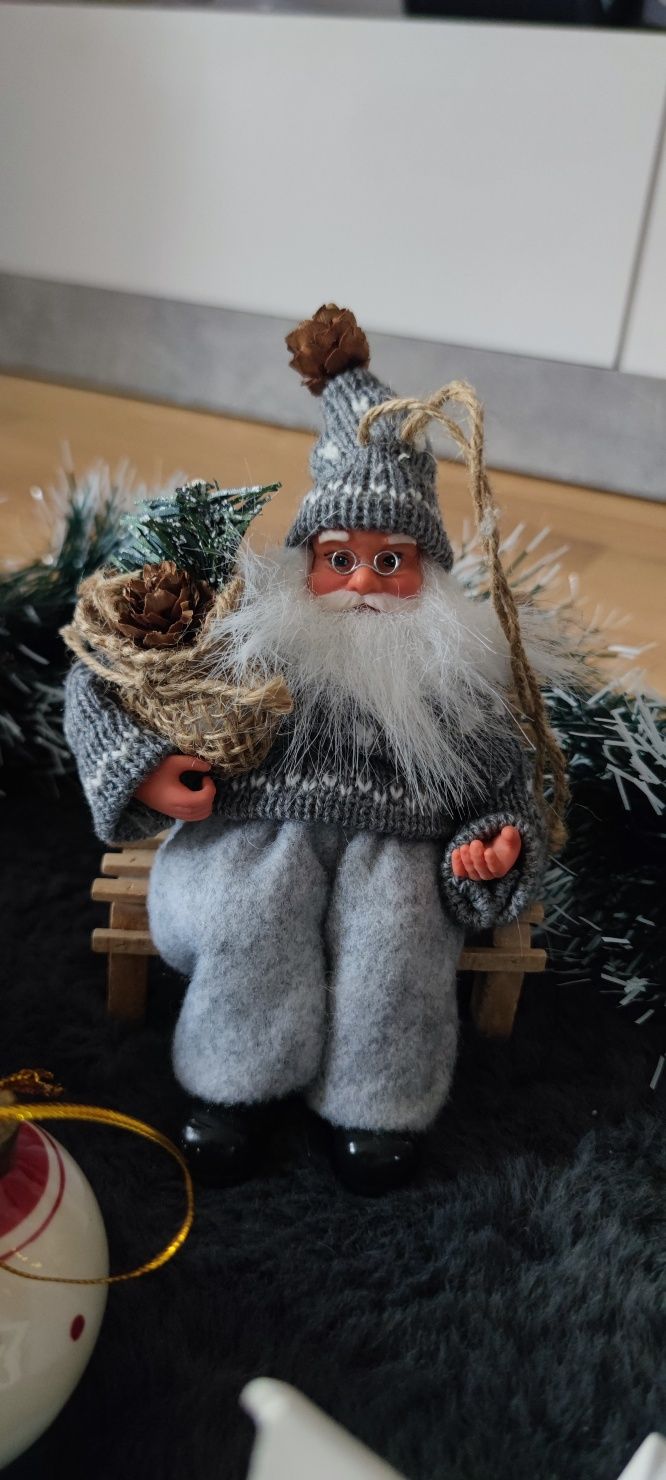 Коледни играчки, различни видове