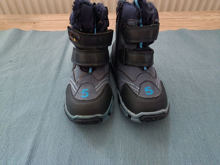 ghete/cizme marimea 25 noi