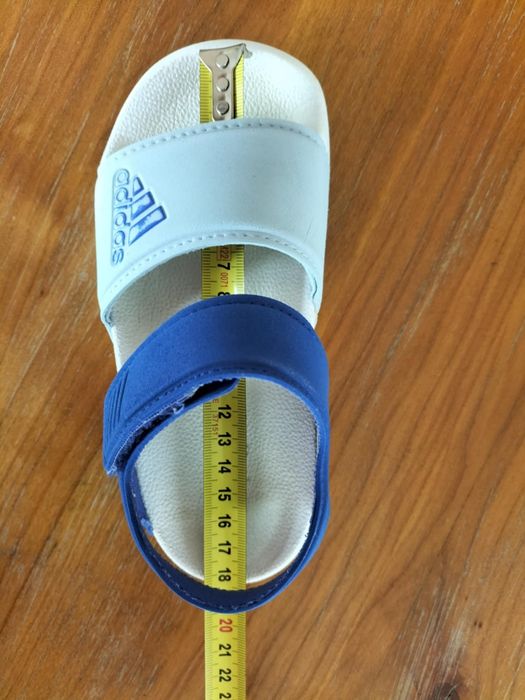 Sandale Adidas marimea 29 int. 18 cm