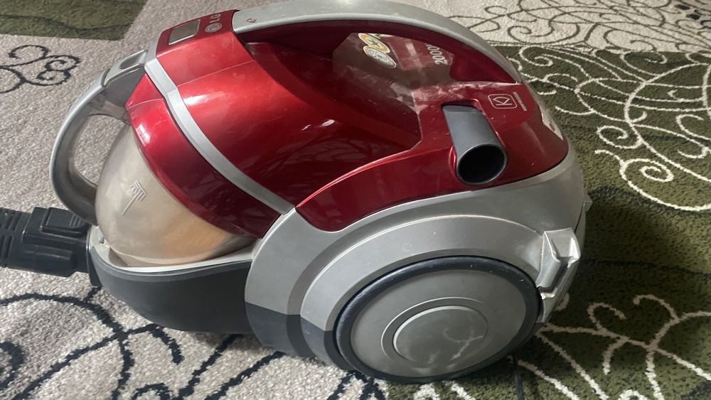 Пылесос LG W2000 Бу