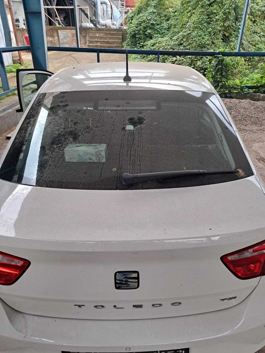 Vand Seat Toledo 1.2 TSI din 2017, avariat dreapta fata