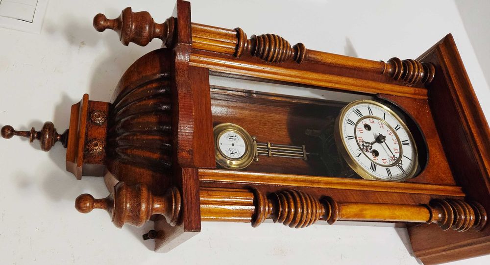 Ceas de perete cu pendula