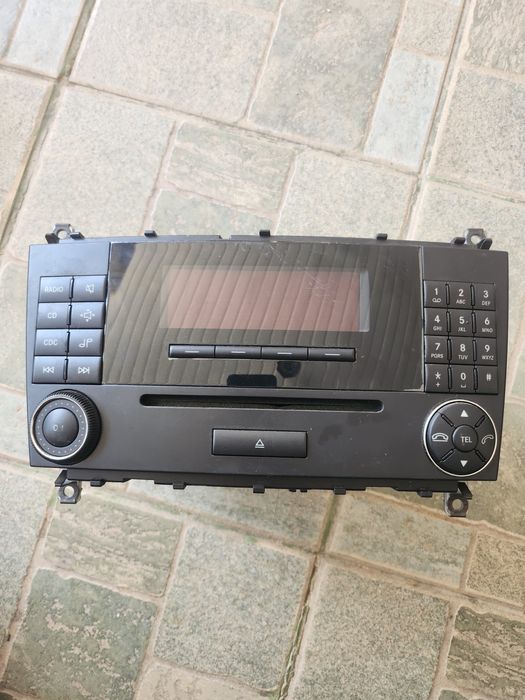 Vând casetofon cd navigație mercedes