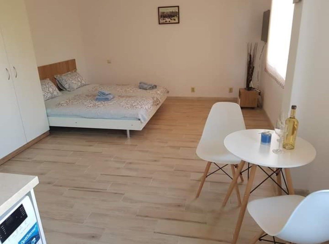 Дава се под наем Едностаен апартамент в Русе, Център - 32 кв.м за 193.8 € - Снимка #3