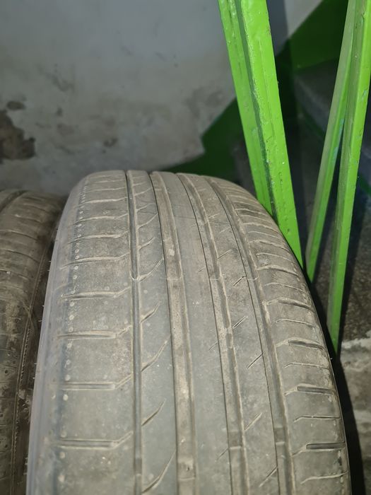Vând 4 anvelope 225 45 R17 DOT 5223 cu jante originale skoda superb 2