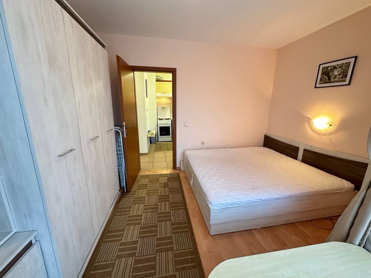 Продава се Тристаен апартамент в к.к. Слънчев бряг - 65 кв.м за 1077 €/кв.м - Снимка #2