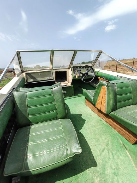 Barcă cu motor onboard, 140CP cu peridoc propriu