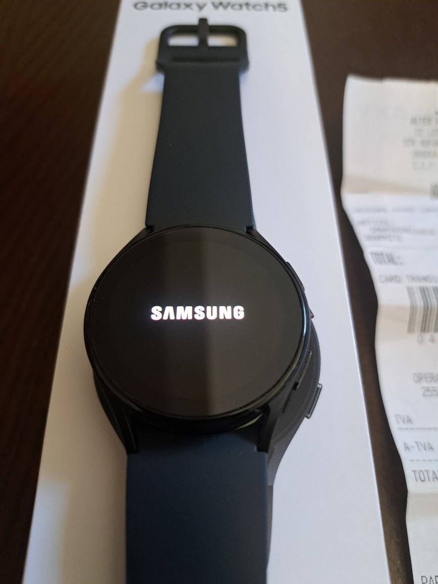 Vând Samsung Galaxy Smartwatch 5 cu GARANTIE