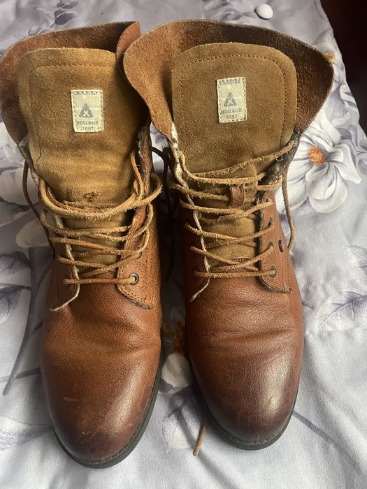 Vind ghete imblanite din piele