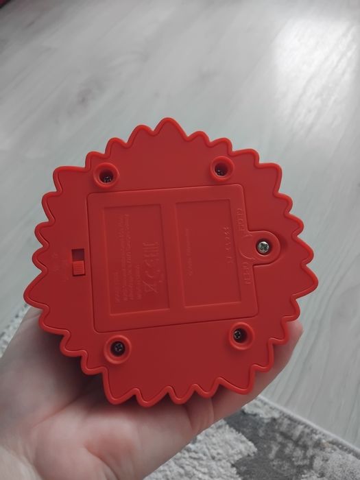 Lampa de veghe, albinuta Maya