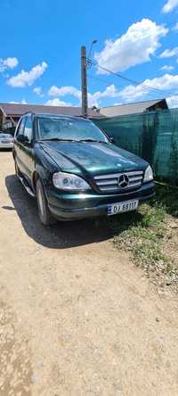 Dezmembrez Mercedes ML 2004 3.2 benzina