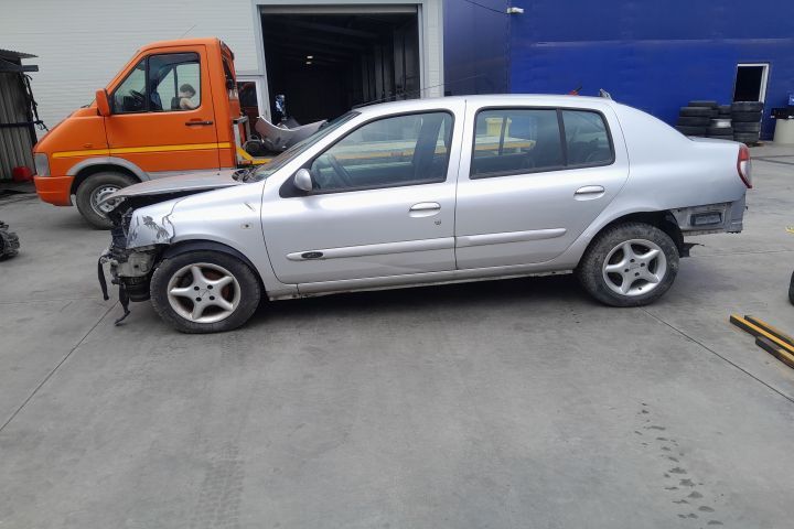 Dezmembrez Renault Symbol 1 [facelift] [2002 - 2006] Sedan 1.5 dCi MT
