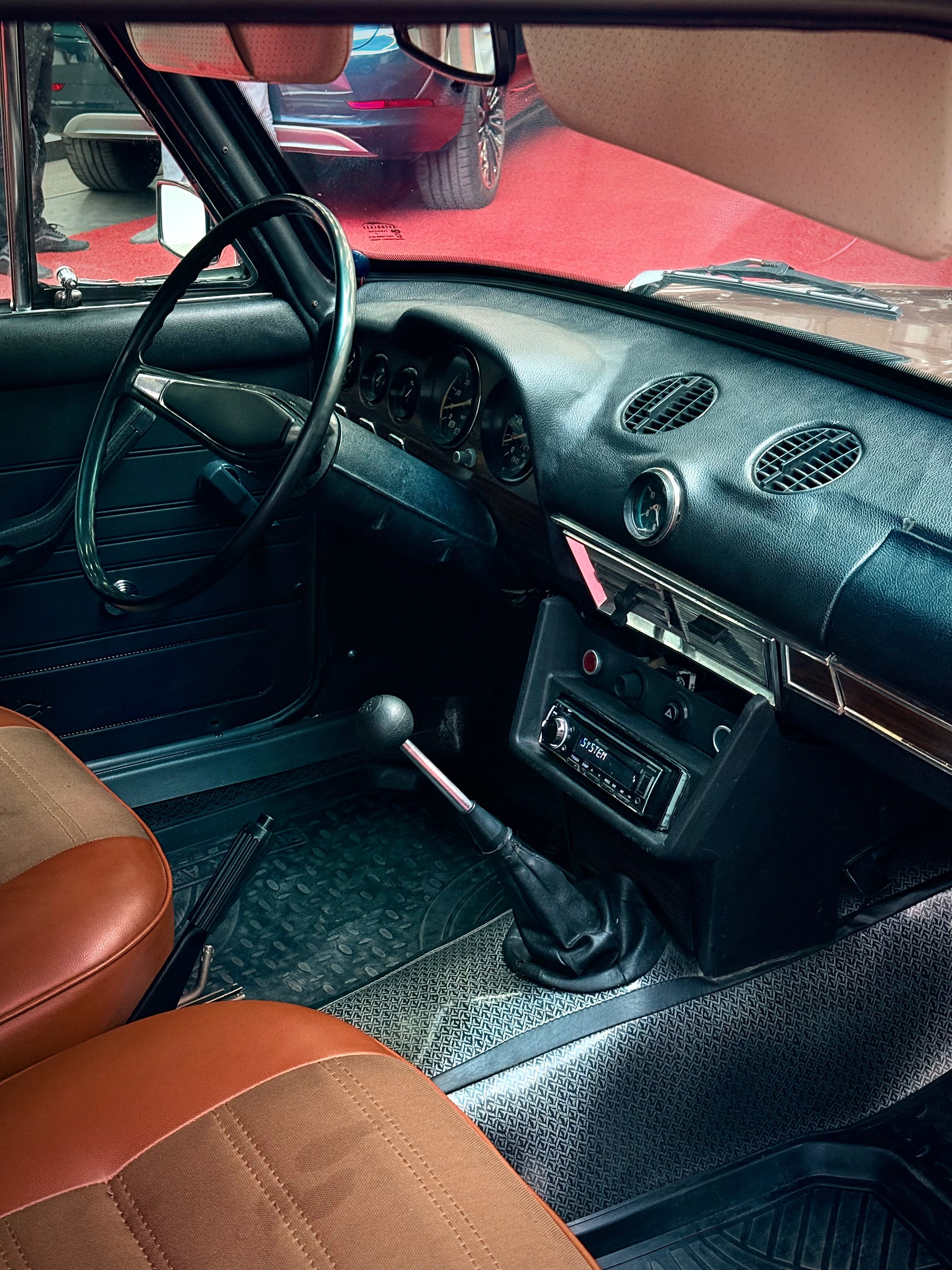 VAZ 2103  radnoy detal sotiladi