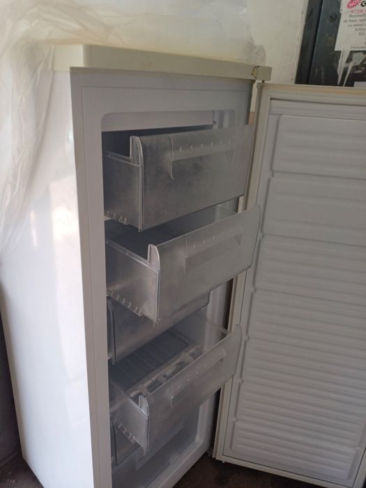 Vand congelator in perfecta stare