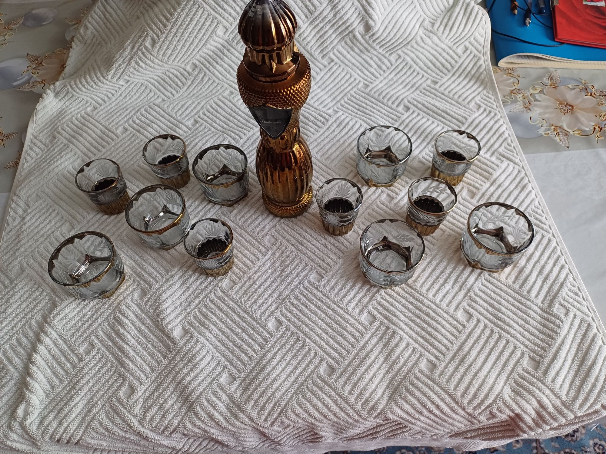 Хрустальный набор стаканов и ваза