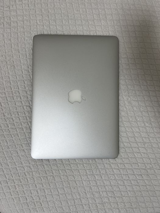 MacBook Air 13” (2017)
