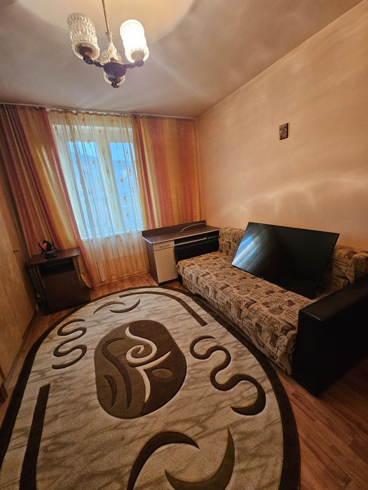 Apartament 2 camere și beci la demisol, bloc cărămidă, reabilitat