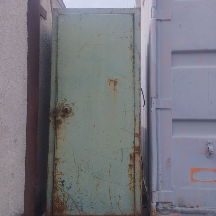 Металлические сейф