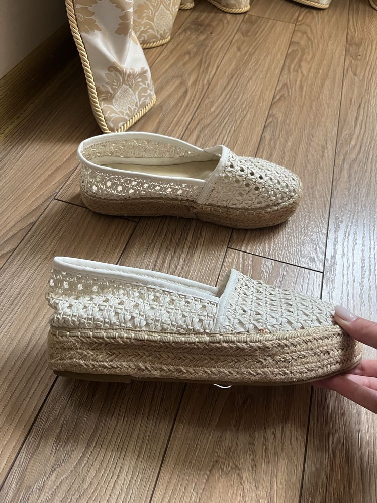 Дамски бели еспадрили answear