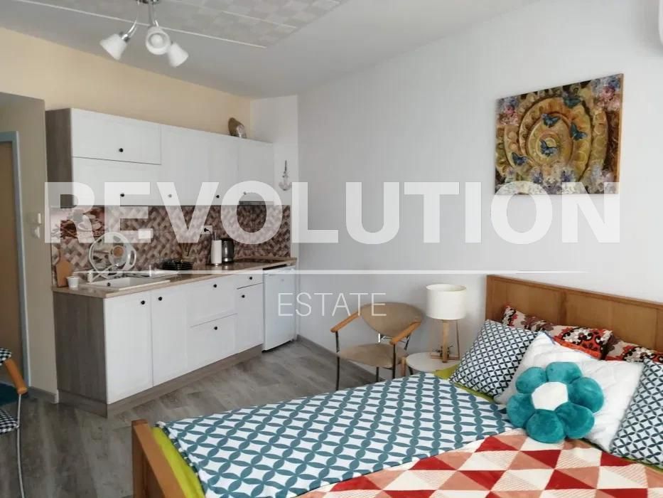 Дава се под наем Едностаен апартамент в Варна, м-т Евксиноград - 40 кв.м за 285 € - Снимка #1