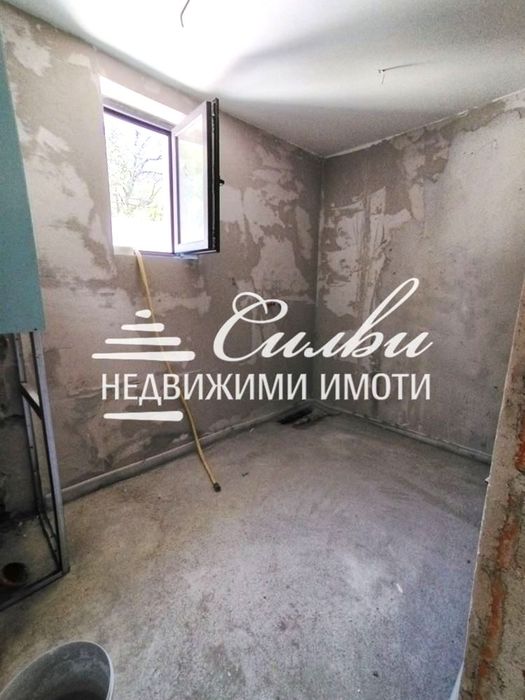 Тристаен апартамент в НОВОСТРОЯЩА СЕ жилищна сграда с ДВОР - Пети полк