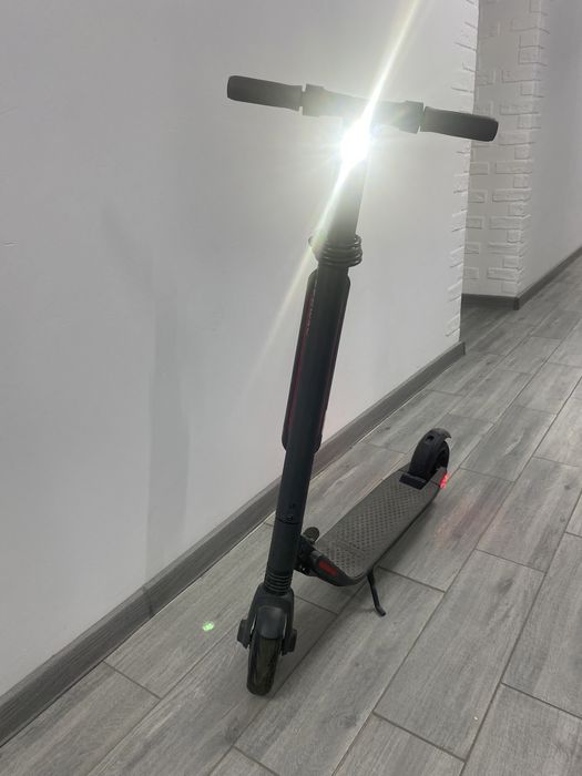 Продам электросамокат Ninebot