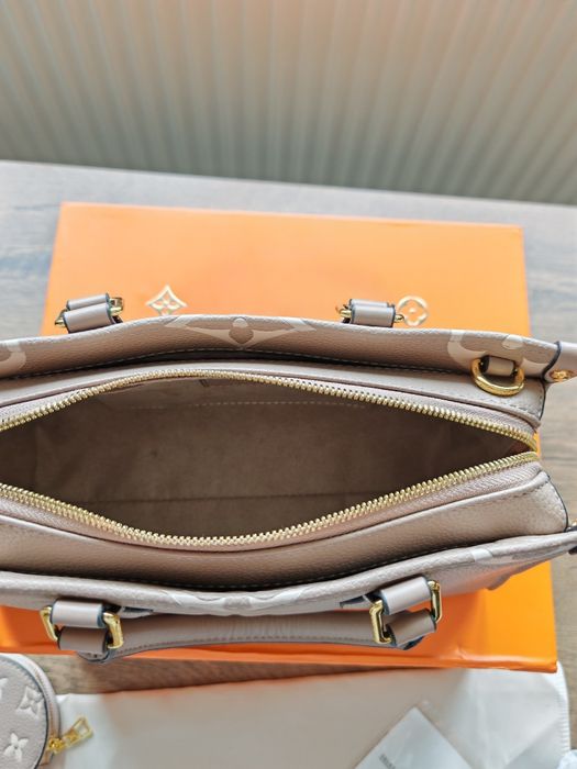 Geantă Louis Vuitton OnTheGo PM