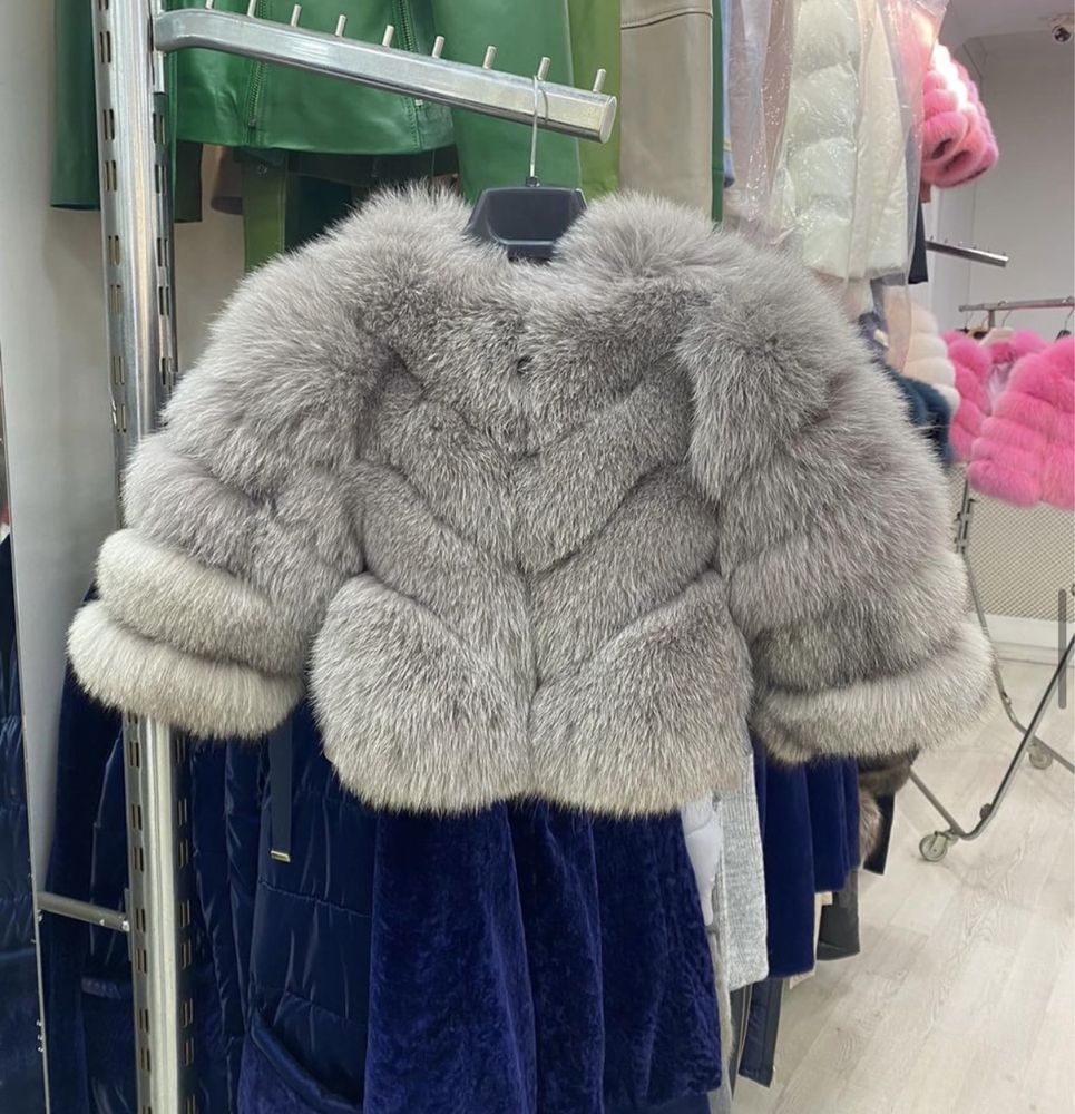 Vand haina de blana de vulpe pentru copii la 1000 lei