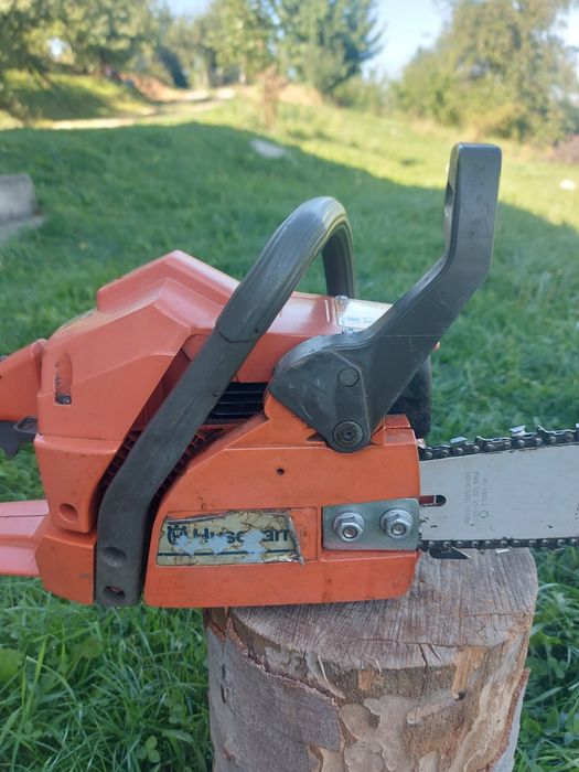 Vând drujba Husqvarna 141
