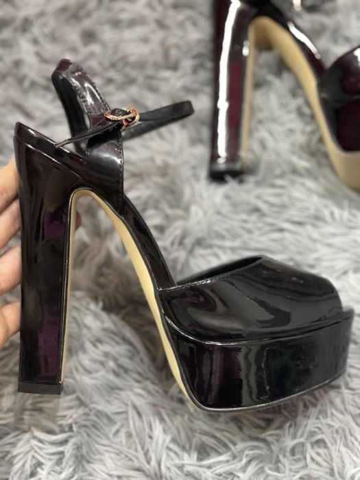 Туфли на высоком каблуке , 39 р