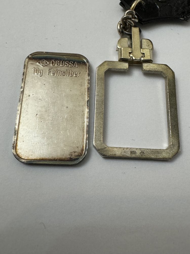 Breloc din argint 835 cu lingou de 10 grame (999)