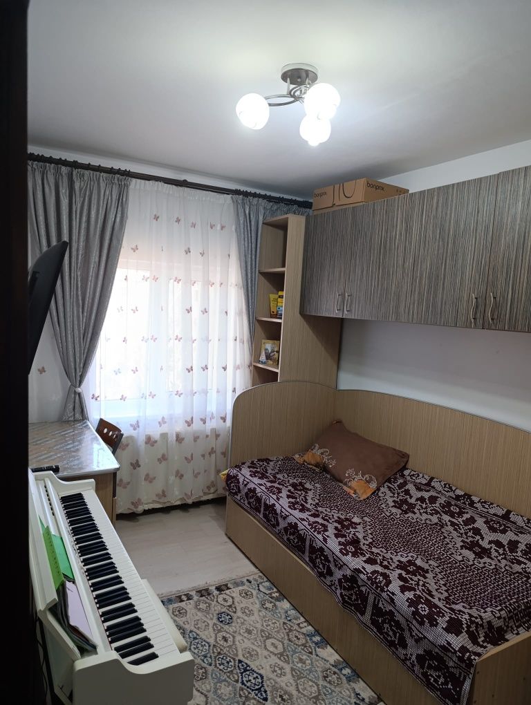 Apartament 3 camere decomandat
