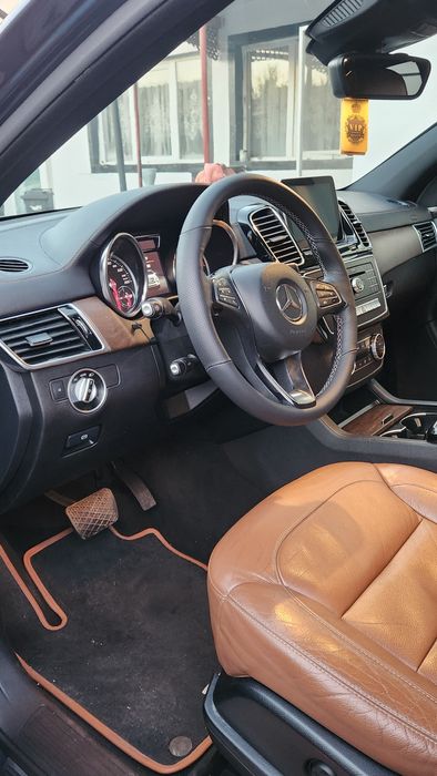 Mercedes cupe AMG  63 pachetul