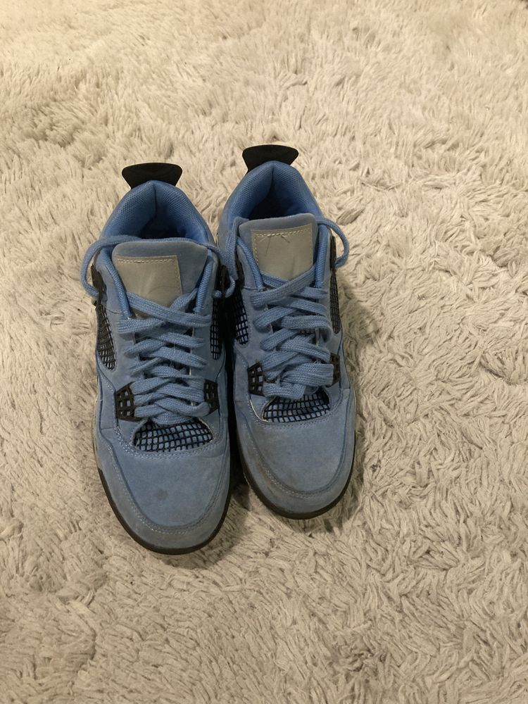 Jordan 4 University Blue – перфектно състояние 39-ти размер