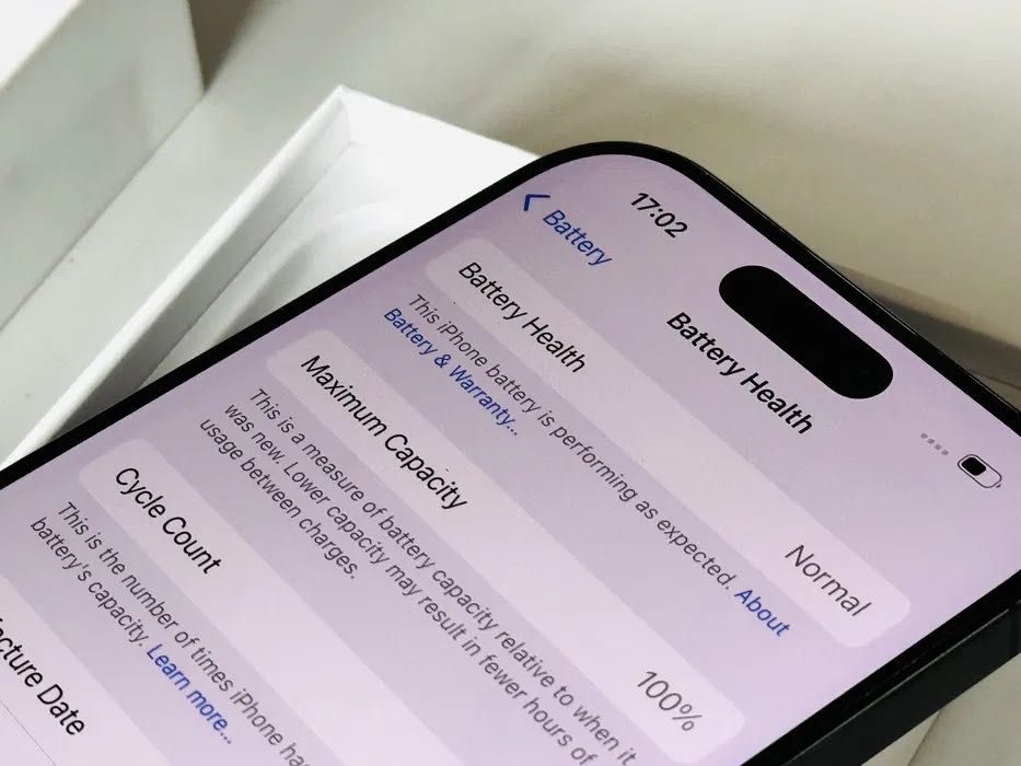 Iphone 16 Pro 128GB Black Titanium Гаранция 6 месеца