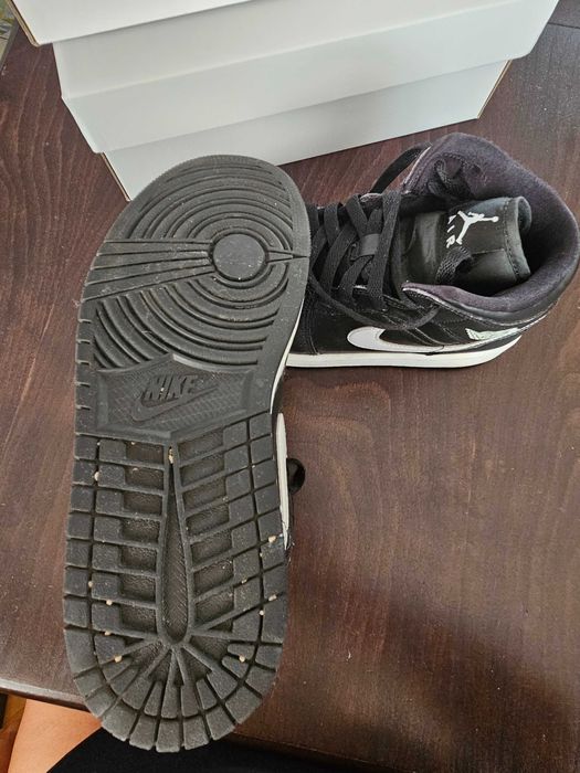 Маратонки nike air jordan 1 mid 40.5 номер