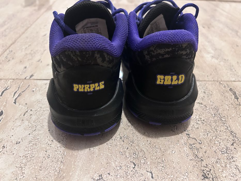 Adidasi pentru baschet