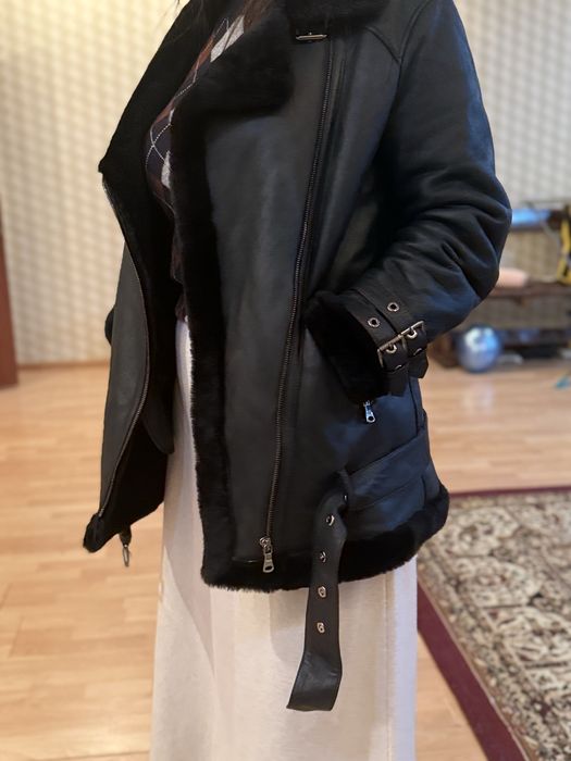 Дубленка почти новая.размер М. Носила только два дня размер не тот