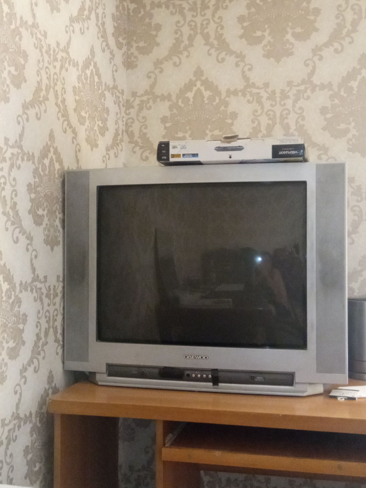 Продаю 2. Телевизора
