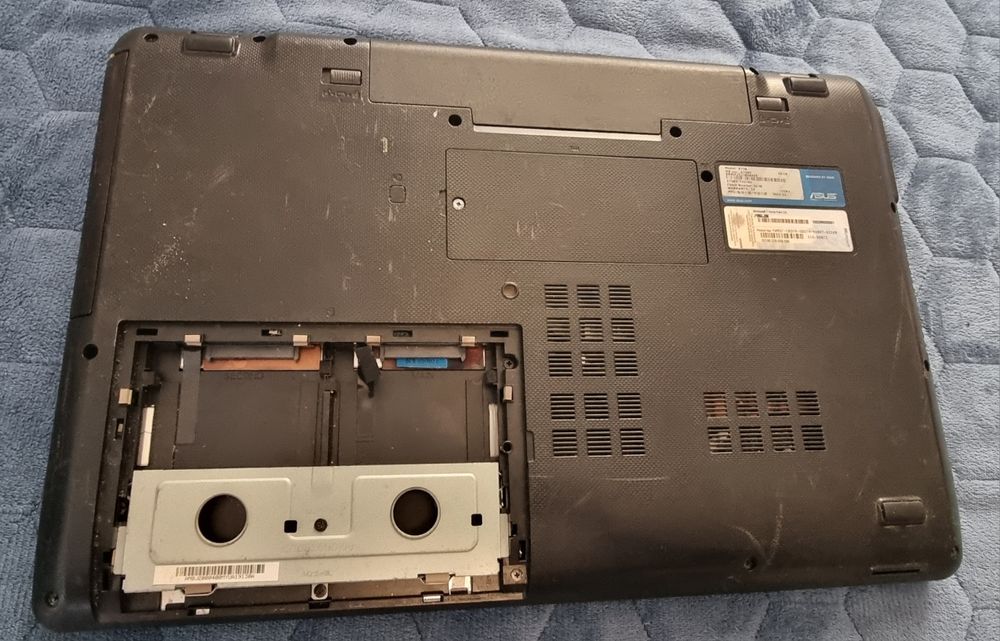 Лаптоп Asus X73B 15,6 за части