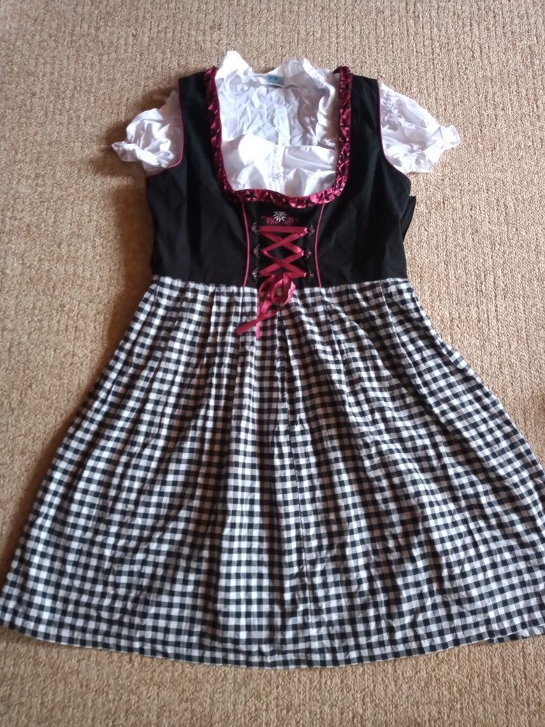 rochie Dirndl, bavareza, gen Oktoberfest