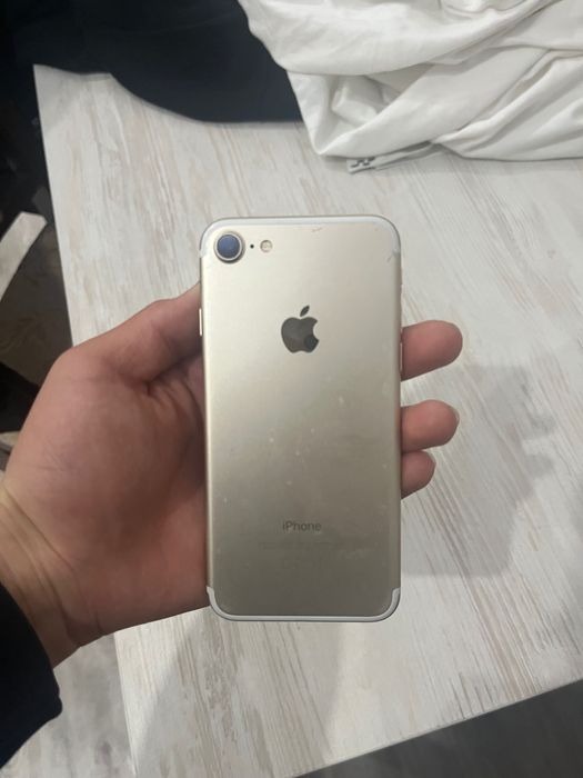 iPhone 7 Gold  yaxshi tutilgan