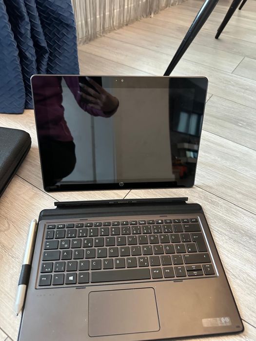 HP Pro x2 612 g2 Tablet 12"FHD Touch Screen m3-7Y30 8GB RAM