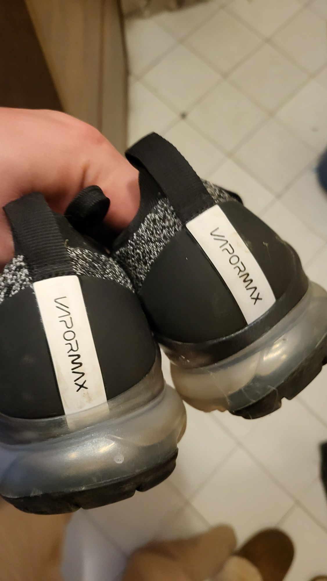 Маратонки Nike VaporMax размер 44.5 няма скъсано или спукано