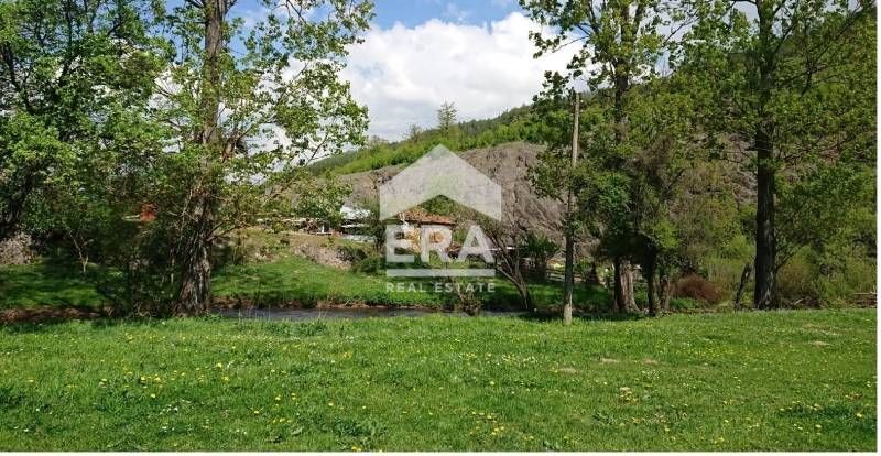 ЕРА Фаворит продава парцел в Ябланица, община Своге