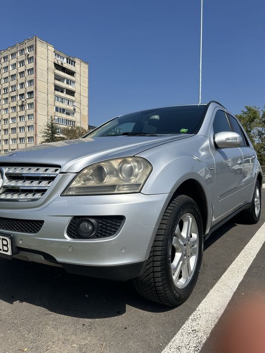 Vând Mercedes-Benz ML
