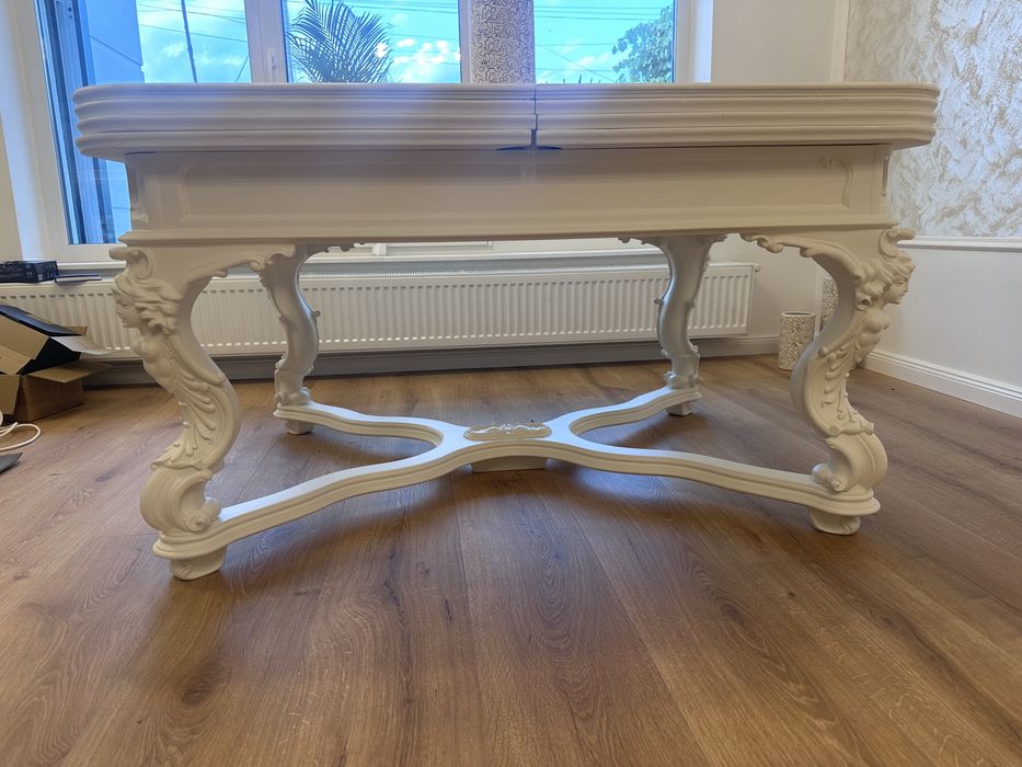 Masa din lemn masiv de nuc extensibila